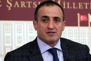 MHP'de Atila Kaya istifa etti