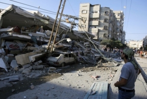 srail Gazze'yi iki kez vurdu