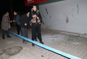  Polis karakolu yaknna EYP atld