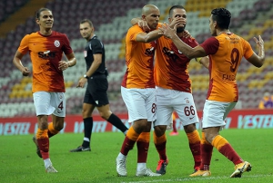 Galatasaray sezona galibiyetle balad
