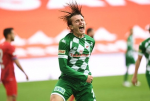 Bursaspor'un gen yetenei Ali Akman, gollerine devam ediyor