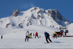 Erciyes'e 50 bin yabanc kayaksever bekleniyor