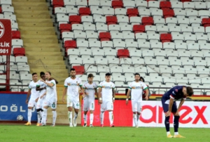 Antalyaspor'un 3 puan hasreti, 6 haftaya ykseldi