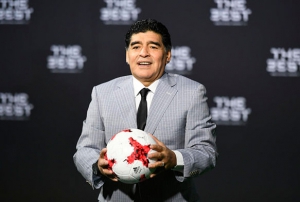 Efsane futbolu Maradona hayatn kaybetti