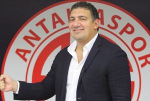 Antalyaspor'da Bakan Ali afak ztrk istifa etti