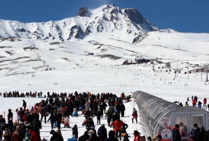 Kar yad tatilciler Erciyes'e akn etti