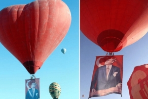Hava balonlar Atatrk posteri ve bayrakla havaland