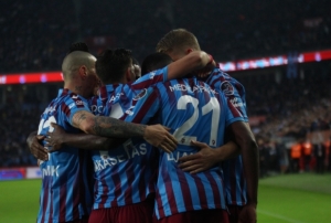 Trabzonspor'dan, stanbul'un 3 byklerine tarihi fark
