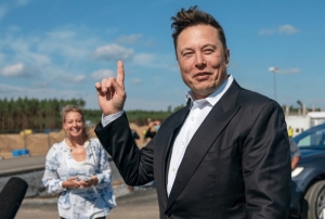 Elon Musk anlamadan vazgeti
