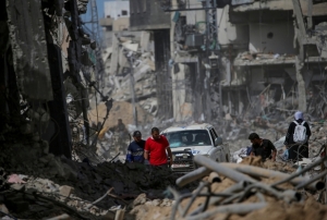 İsrail 200 Gndr Gazzeye Saldırıyor