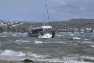 Bodrum’u kuvvetli fırtına vurdu