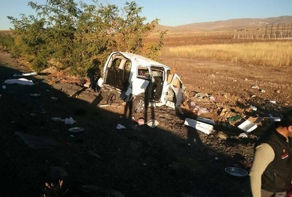 Kayseri-Malatya karayolunda trafik kazas: 1 l, 2 yaral