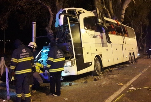 Ankara'dan Bursa'ya giden otobs kaza yapt: 11 l, 44 yaral
