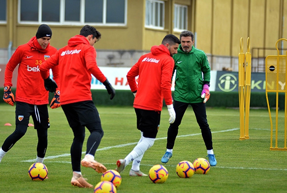 M Kayserispor, Demir Grup Sivasspor mann hazrlklarn srdryor