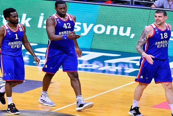 Anadolu Efes, Fenerbahe karsnda bu sezon 6. kez kazand