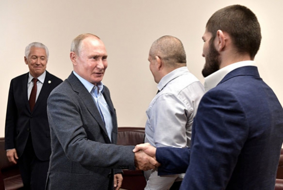 Putin, Khabib Nurmagomedov ile bir araya geldi.