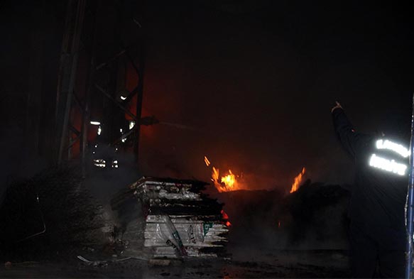 Kayseri'de patlayan elektrik trafosu yatak imalathanesini kle evirdi
