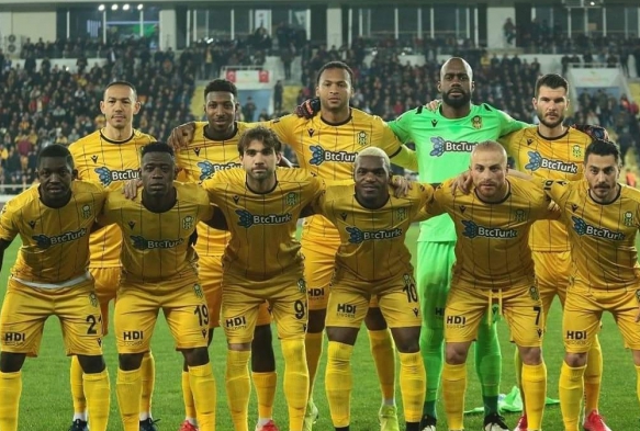 Yeni Malatyaspor Sper Lig'de oyunculardan kar etti