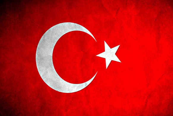 Trkiye'nin drt bir yannda saat 19.19'da stiklal Mar okundu