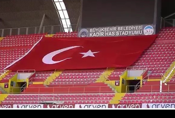 Kayseri Kadir Has Stadyumunda stiklal Mar yankland