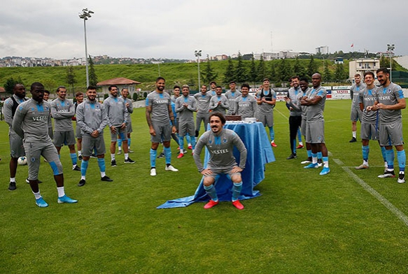 Trabzonspor'da Da Costa ve Guilherme'ye doum gn srprizi