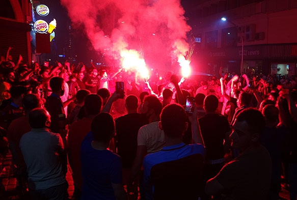 Trabzonspor taraftar Galatasaray galibiyetini kutlad