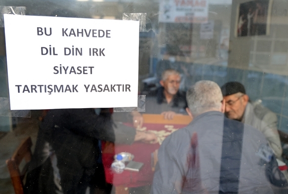 Bu Kahvehanede 'Siyaset' Konuşmak Yasak