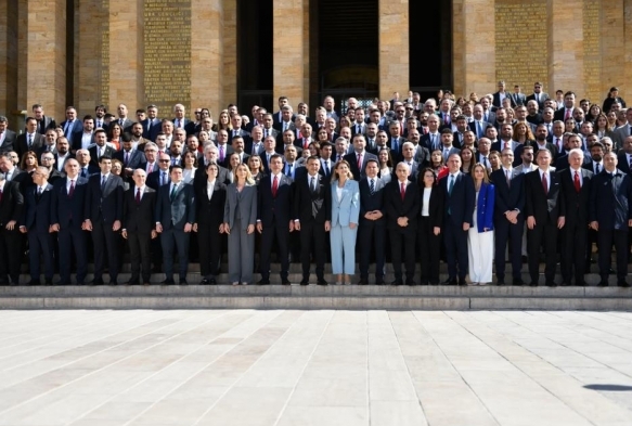 CHP'li 26 başkan Anıtkabir'i ziyaret etti