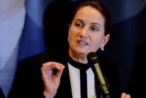 MHP'de gzler Meral Akener'e evrildi