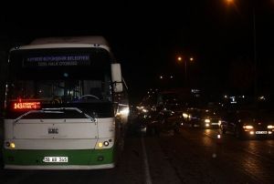 Otomobil halk otobsne arpt: 2 yaral