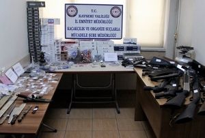 Kayseri'de 43 adrese e zamanl baskn dzenlendi