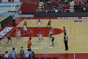 Kadir Has her yatan sporcuya ev sahiplii yapyor
