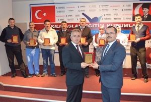 Klaslan'n emektarlarna vefa plaketi