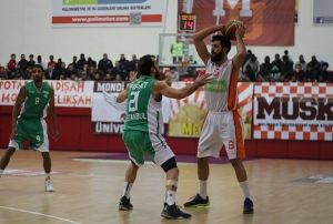 Mondi Melikah evinde kazand