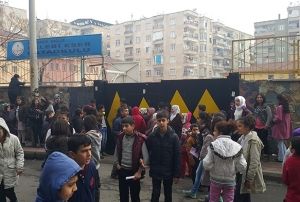 Diyarbakr'da okulda patlama!