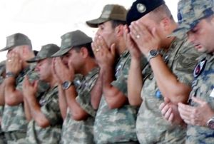 Askeri personele cuma namaz izni
