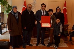 O hayrsever bir ehit ailesine daha ev balad