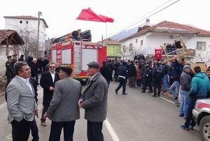 Ayn ehre iki ehit atei dt