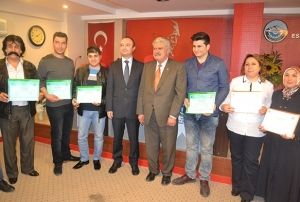 Giriimcilik kursuna katlan 28 kiiye sertifikalar verildi