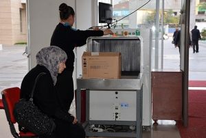Belediye binasnda oke eden olay