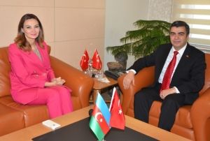 Azeri Vekilden Vali Dzgn'e Ziyaret