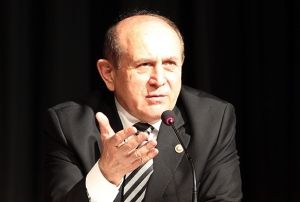 'Yeni Anayasa iin referanduma gidilecek'