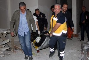 Tuvaletini yapmak iin gitti, bana gelmeyen kalmad