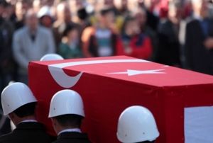 Bombal saldr: 2 polis ehit