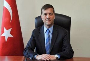 Vali yardmcs makamnda intihar etti