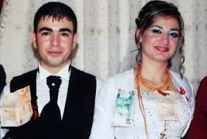 Kocasnn benzin dkp yakt kadn ld!