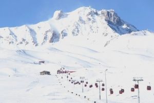 Erciyes'e, Haziran aynda kar srprizi!