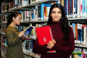 AG'ye 100'den Fazla lkeden renci Bavurdu