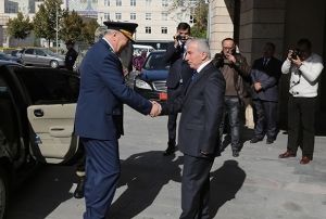  Hava Kuvvetleri Komutan Orgeneral nal, Vali Kamy Ziyaret Etti