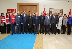 Vali Kam Kzlay Yneticilerini Kabul Etti